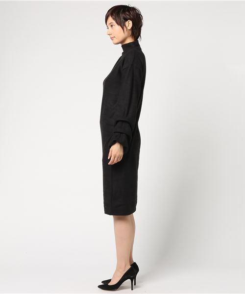 VENCEEXCHANGE（ヴァンスエクスチェンジ）の「袖タックロングワンピース              （ワンピース・レディース・ブラック/グレー/ブルー・MEDIUM）」の4枚目の写真