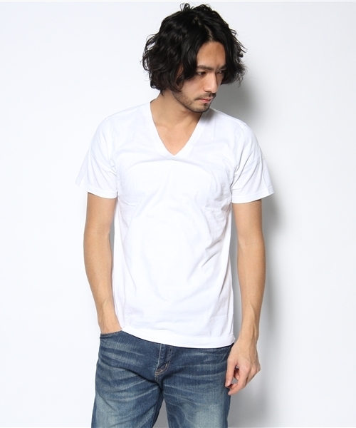 three dots(スリードッツ)の「OCEANS 7月号掲載/Brad ブラッド / ディープVネック(Tシャツ/カットソー・メンズ・ダークウッド/イエロー/レッド系その他/ダークグレー/ホワイト/ダークブラウン/ブラック/ネイビー/パープル/ライトベージュ/プラム・LARGE/MEDIUM/SMALL)」の2枚目の写真