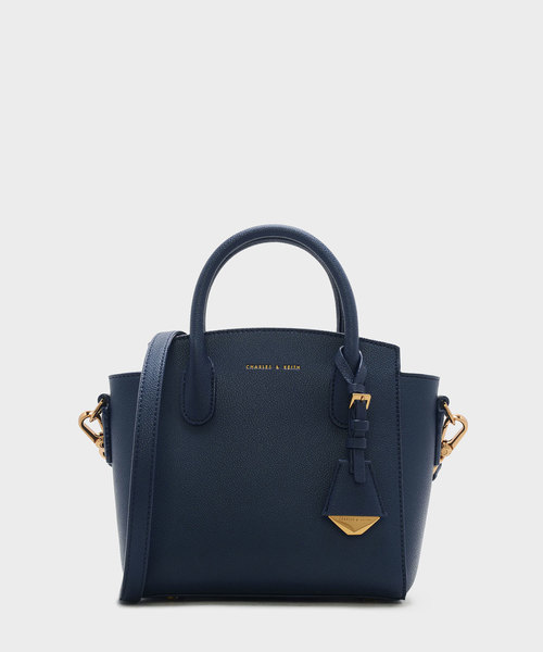 CHARLES & KEITH(チャールズ & キース)の「トラペーズトートバッグ / TRAPEZE TOTE BAG(トートバッグ・レディース・ブラック/ネイビー・M)」の1枚目の写真