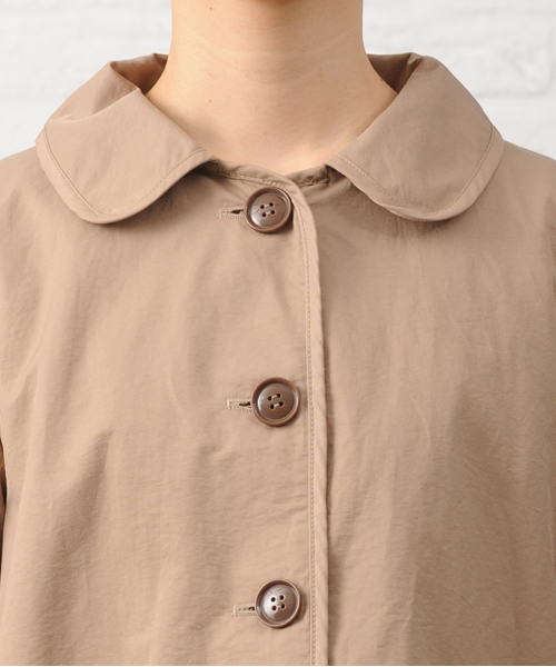 POU DOU DOU（プードゥドゥ）の「コットンナイロンサテン丸衿コート（ステンカラーコート・レディース・ベージュ/ミント/ピンク・03）」の8枚目の写真