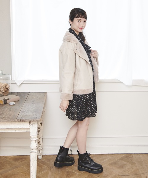 OLIVE des OLIVE（オリーブデオリーブ）の「フェイクムートン ライダースジャケット（ライダースジャケット・レディース・ピンク/キャメル/ライトベージュ・FREE）」の13枚目の写真