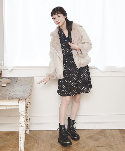 OLIVE des OLIVE（オリーブデオリーブ）の「フェイクムートン ライダースジャケット（ライダースジャケット・レディース・ピンク/キャメル/ライトベージュ・FREE）」の16枚目の写真