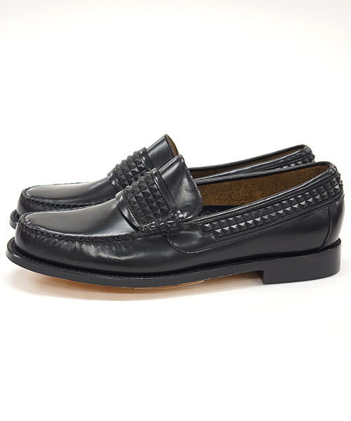 CAMINANDO（カミナンド）の「Ruber Studs Loafer Leather Sole