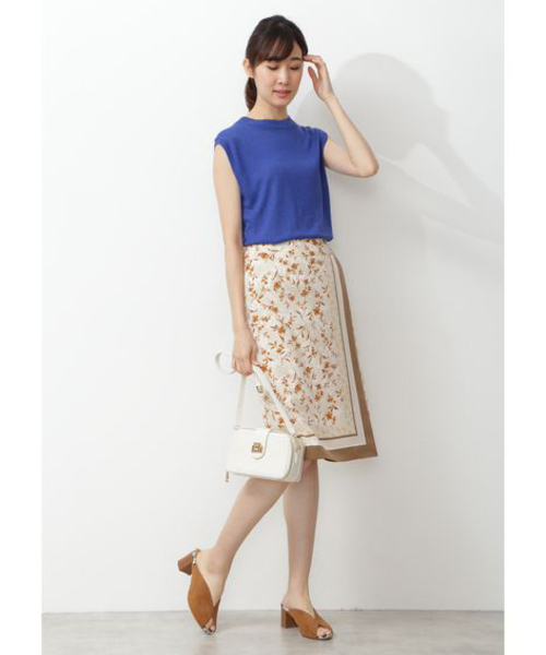 NATURAL BEAUTY BASIC（ナチュラルビューティーベーシック）の「ウォッシャブルリネンプルオーバー（ニット/セーター・レディース・ベージュ/ブラウン/イエロー/ブルー・MEDIUM）」の6枚目の写真