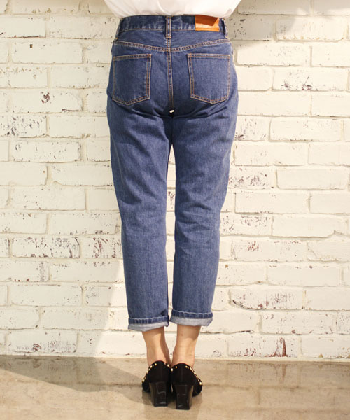mystic（ミスティック）の「テーパードデニムパンツ（デニムパンツ・レディース・ブルー/ネイビー・2/1）」の5枚目の写真
