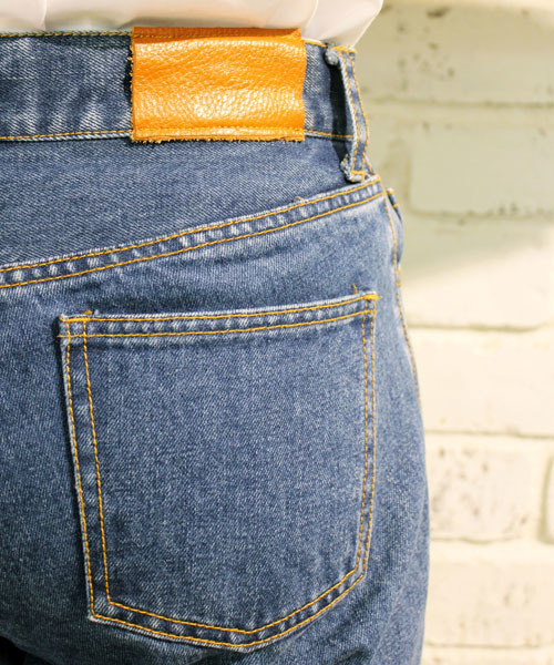 mystic（ミスティック）の「テーパードデニムパンツ（デニムパンツ・レディース・ブルー/ネイビー・2/1）」の3枚目の写真