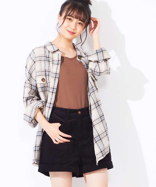 WEGO（ウィゴー）の「WEGO/コーデュロイハイウエストショートパンツ（その他パンツ・レディース・ブラック/アイボリー/キャメル/ワイン/ライトグレー・SMALL/MEDIUM/LARGE/X-SMALL）」の3枚目の写真