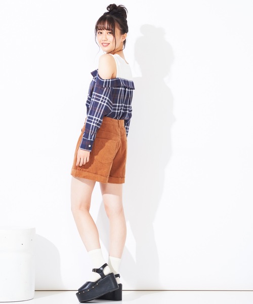 WEGO（ウィゴー）の「WEGO/コーデュロイハイウエストショートパンツ（その他パンツ・レディース・ブラック/アイボリー/キャメル/ワイン/ライトグレー・SMALL/MEDIUM/LARGE/X-SMALL）」の20枚目の写真