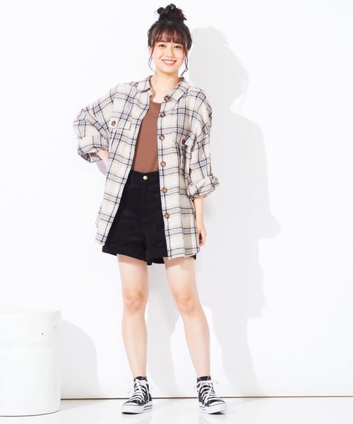 WEGO（ウィゴー）の「WEGO/コーデュロイハイウエストショートパンツ（その他パンツ・レディース・ブラック/アイボリー/キャメル/ワイン/ライトグレー・SMALL/MEDIUM/LARGE/X-SMALL）」の16枚目の写真