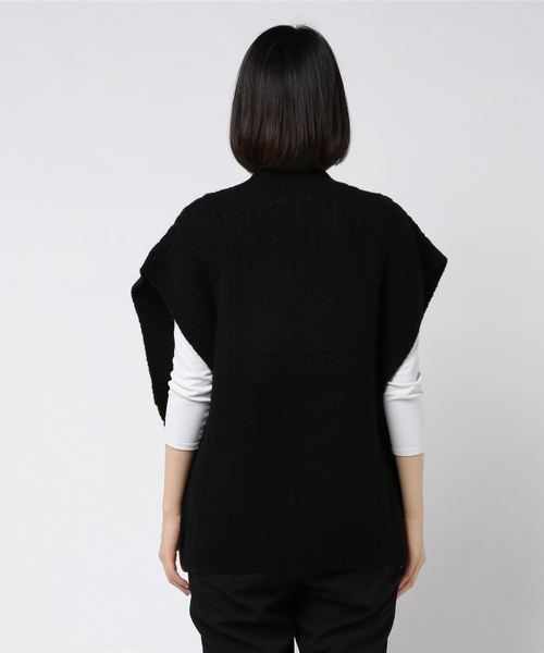 CLANE（クラネ）の「CABLE KNIT VEST（ニット/セーター・レディース・ブラック/ベージュ/アイボリー・1/2）」の5枚目の写真