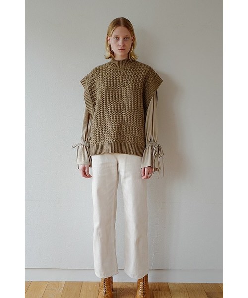 CLANE（クラネ）の「CABLE KNIT VEST（ニット/セーター・レディース・ブラック/ベージュ/アイボリー・1/2）」の3枚目の写真