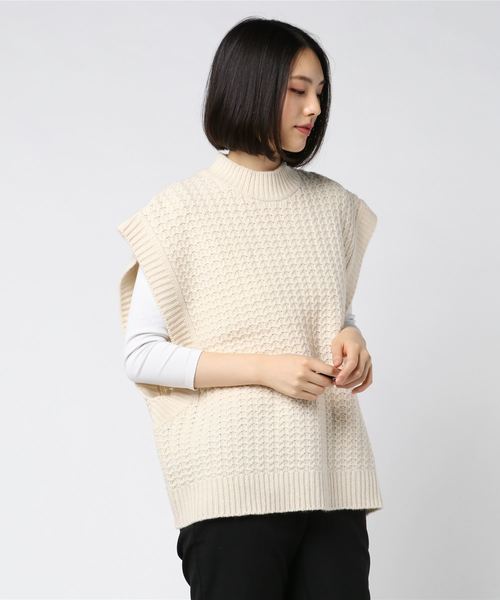 CLANE（クラネ）の「CABLE KNIT VEST（ニット/セーター・レディース・ブラック/ベージュ/アイボリー・1/2）」の6枚目の写真