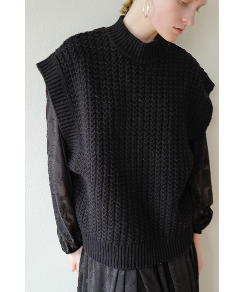 ニット/セーター clane CABLE KNIT VEST CLANE（クラネ）の「CABLE KNIT VEST（ニット/セーター）」 - WEAR