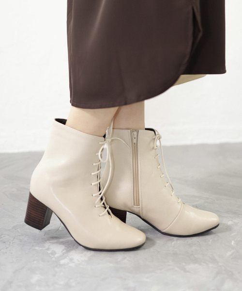 SESTO（セスト）の「リアルウッドヒールのスクエアトゥレースアップブーツ（ブーツ・レディース・ブラック/ダークブラウン/グレイッシュベージュ/アイボリー・LL/3L/S/M/L）」の20枚目の写真