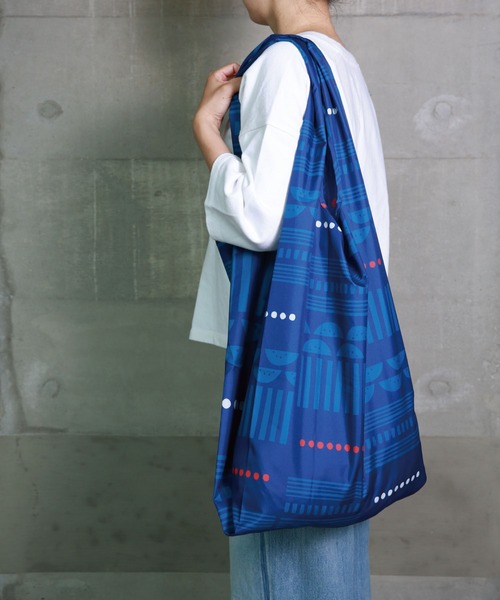392 plusm(サンキューニプリュスエム)の「water repellent bag BIG(エコバッグ/サブバッグ・レディース・ブラック/ネイビー/グレー/レッド/オフホワイト/イエロー/ブルー/グリーン・BIG(L))」の18枚目の写真