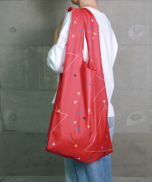 392 plusm(サンキューニプリュスエム)の「water repellent bag BIG(エコバッグ/サブバッグ・レディース・ブラック/ネイビー/グレー/レッド/オフホワイト/イエロー/ブルー/グリーン・BIG(L))」の11枚目の写真