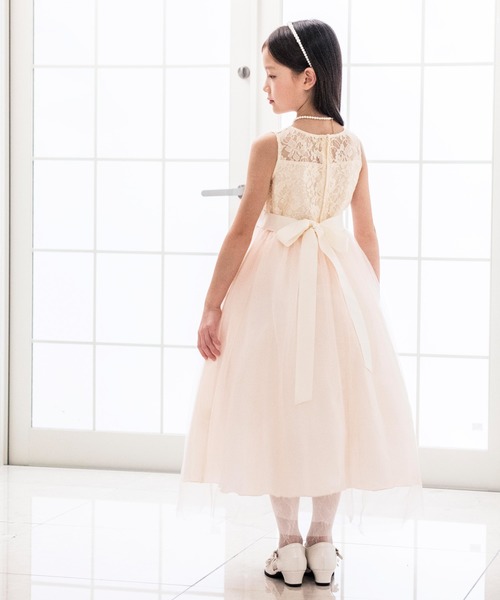 Catherine Cottage(キャサリンコテージ)の「デコルテシースルー レースロングドレス(ドレス・キッズ・ベージュ/ネイビー/レッド/グリーン/サックスブルー/イエロー/ピンク/ライラック・110/120/130/140/150/160)」の17枚目の写真