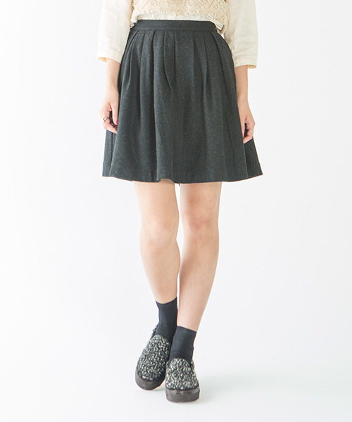 mystic（ミスティック）の「ウールタックスカート（スカート・レディース・ブラック/ピンク/ネイビー/グレー/チャコールグレー・ﾌﾘ-）」の2枚目の写真