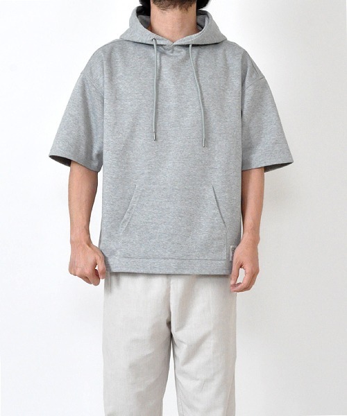 UP START（アップスタート）の「ポンチルーズシルエットハーフスリーブプルオーバーパーカー（パーカー・メンズ・グレイッシュベージュ/スモークピンク/グレー/ホワイト・MEDIUM/LARGE）」の8枚目の写真