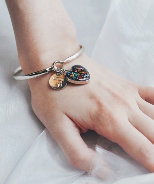 rehacer（レアセル）の「rehacer : Engage Heart Bangle Made in Japan / エンゲージ ハート バングル メイドインジャパン（バングル/リストバンド・レディース・ゴールド/シルバー・FREE）」の7枚目の写真