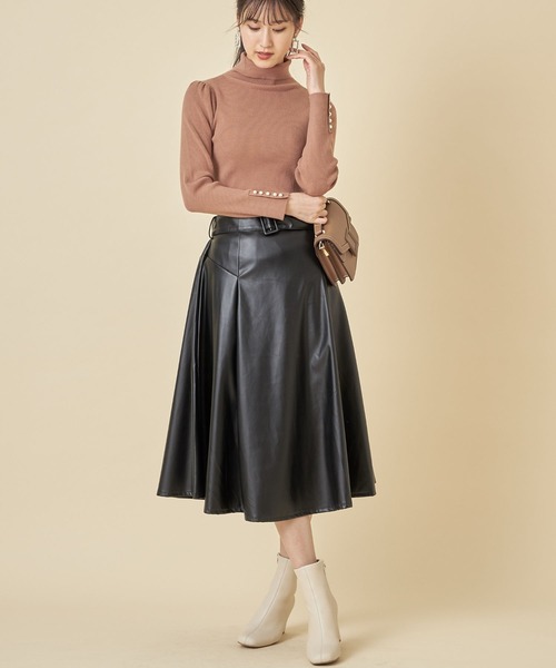 tocco closet(トッコ クローゼット)の「袖口パール付きタートルネックリブニットプルオーバー(ニット/セーター・レディース・ブラック/ブラウン/アイボリー・M)」の22枚目の写真