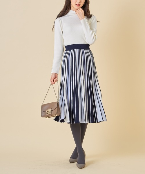 tocco closet(トッコ クローゼット)の「袖口パール付きタートルネックリブニットプルオーバー(ニット/セーター・レディース・ブラック/ブラウン/アイボリー・M)」の14枚目の写真
