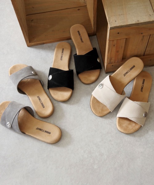 Minnetonka（ミネトンカ）の「MINNETONKA（ミネトンカ） / コンチョ スエード スライドサンダル FARRAH フラットサンダル（サンダル・レディース・ブラック/グレー/ストーン・6/8/5/7/9）」の8枚目の写真
