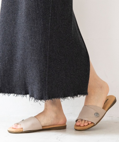 Minnetonka（ミネトンカ）の「MINNETONKA（ミネトンカ） / コンチョ スエード スライドサンダル FARRAH フラットサンダル（サンダル・レディース・ブラック/グレー/ストーン・6/8/5/7/9）」の10枚目の写真