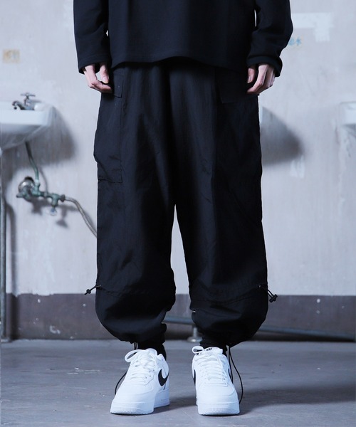 G.O.C（ジーオーシー）の「ツインドローナイロンワイドカーゴパンツ（カーゴパンツ・メンズ・グレー/ブラック/カーキ/ホワイト・LARGE/MEDIUM）」の13枚目の写真