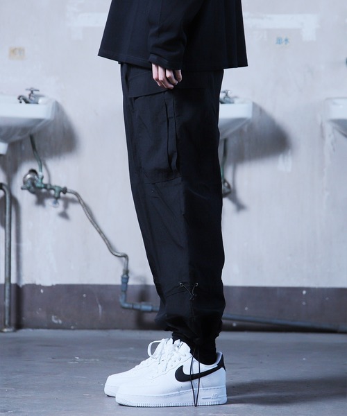 G.O.C（ジーオーシー）の「ツインドローナイロンワイドカーゴパンツ（カーゴパンツ・メンズ・グレー/ブラック/カーキ/ホワイト・LARGE/MEDIUM）」の14枚目の写真