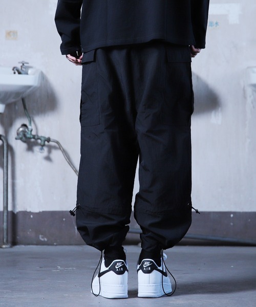 G.O.C（ジーオーシー）の「ツインドローナイロンワイドカーゴパンツ（カーゴパンツ・メンズ・グレー/ブラック/カーキ/ホワイト・LARGE/MEDIUM）」の15枚目の写真