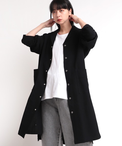 RNA（アールエヌエー）の「D1541 Ａラインショップコートワンピース（ワンピース・レディース・ホワイト/ブルー/ブラック・MEDIUM）」の2枚目の写真