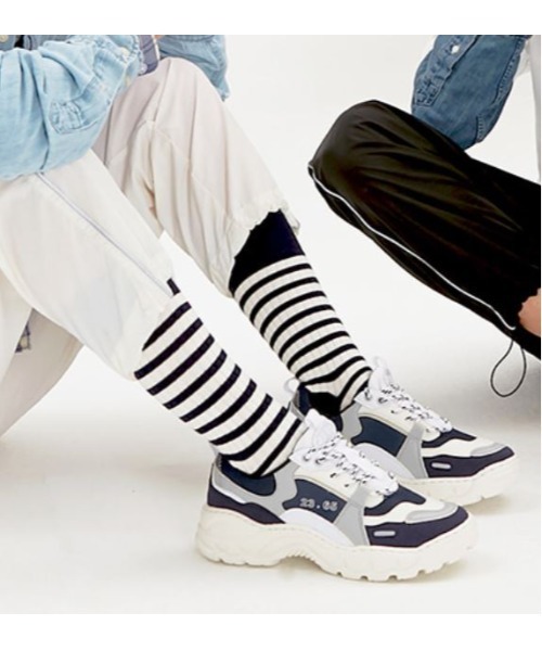 23.65（イーシプサムチョンユクオ）の「23.65/イーシプサムチョンユクオ   V2 厚底 スニーカー 韓国（スニーカー・レディース・ホワイト/マルチ/ホワイト×ホワイト/ブラック・25.0cm/28.0cm/26.0cm/27.0cm/24.0cm/23.0cm）」の4枚目の写真