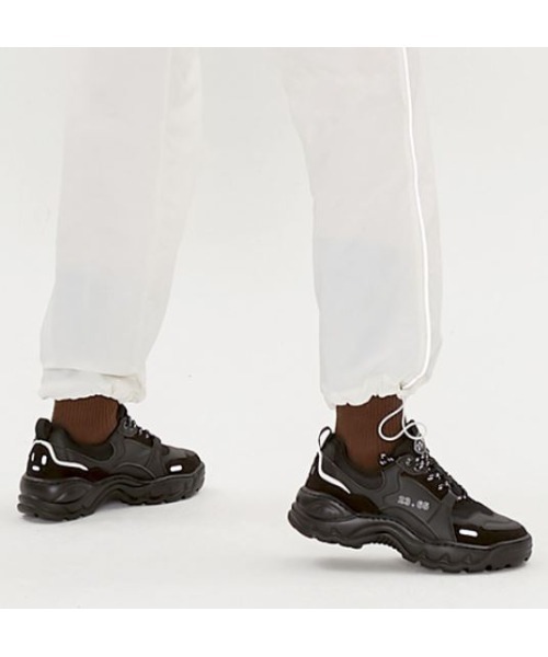 23.65（イーシプサムチョンユクオ）の「23.65/イーシプサムチョンユクオ   V2 厚底 スニーカー 韓国（スニーカー・レディース・ホワイト/マルチ/ホワイト×ホワイト/ブラック・25.0cm/28.0cm/26.0cm/27.0cm/24.0cm/23.0cm）」の3枚目の写真