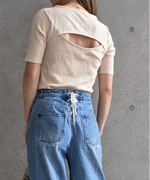 Per sist ence(パーシエンス)の「Per sist ence/パーシエンス テレコ バックオープンTシャツ(Tシャツ/カットソー・レディース・モカ/ブラック/グリーン/ベージュ/オフホワイト・FREE)」の1枚目の写真