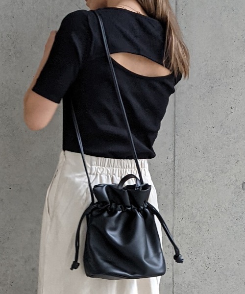 Per sist ence(パーシエンス)の「Per sist ence/パーシエンス テレコ バックオープンTシャツ(Tシャツ/カットソー・レディース・モカ/ブラック/グリーン/ベージュ/オフホワイト・FREE)」の3枚目の写真