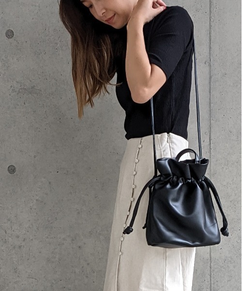 Per sist ence(パーシエンス)の「Per sist ence/パーシエンス テレコ バックオープンTシャツ(Tシャツ/カットソー・レディース・モカ/ブラック/グリーン/ベージュ/オフホワイト・FREE)」の18枚目の写真