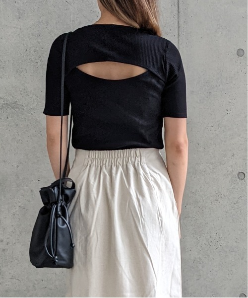 Per sist ence(パーシエンス)の「Per sist ence/パーシエンス テレコ バックオープンTシャツ(Tシャツ/カットソー・レディース・モカ/ブラック/グリーン/ベージュ/オフホワイト・FREE)」の20枚目の写真
