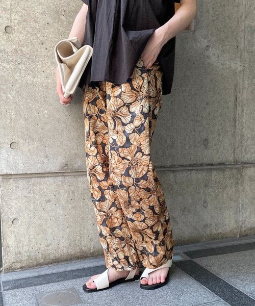 CAPRICIEUX LE'MAGE（カプリシューレマージュ）の「コットンドビーフラワーパンツ（その他パンツ・レディース・チャコールグレー/レッド系その他・FREE）」の21枚目の写真