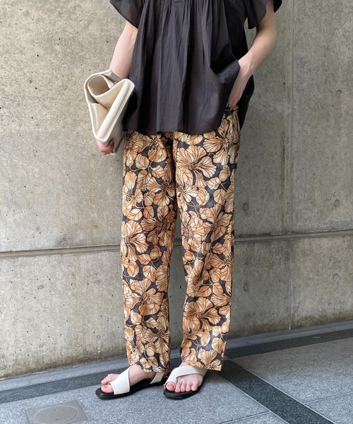 CAPRICIEUX LE'MAGE（カプリシューレマージュ）の「コットンドビーフラワーパンツ（その他パンツ・レディース・チャコールグレー/レッド系その他・FREE）」の22枚目の写真