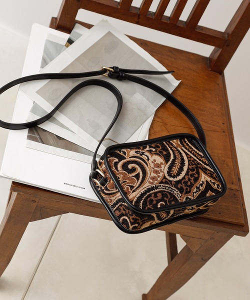 COLONY 2139（コロニートゥーワンスリーナイン）の「ジャガードスクエアショルダーバッグ（ショルダーバッグ・レディース・ブラック/ブラウン/ゼブラ/レオパード・FREE）」の5枚目の写真