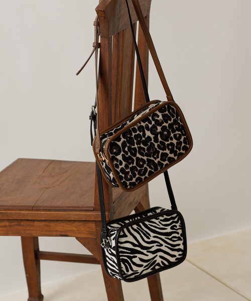 COLONY 2139（コロニートゥーワンスリーナイン）の「ジャガードスクエアショルダーバッグ（ショルダーバッグ・レディース・ブラック/ブラウン/ゼブラ/レオパード・FREE）」の9枚目の写真