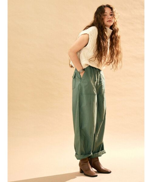 Ungrid（アングリッド）の「ビッグシルエットミリタリーパンツ（その他パンツ・レディース・ブラック/カーキ・SMALL/MEDIUM）」の10枚目の写真