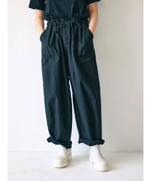 Ungrid（アングリッド）の「ビッグシルエットミリタリーパンツ（その他パンツ・レディース・ブラック/カーキ・SMALL/MEDIUM）」の3枚目の写真