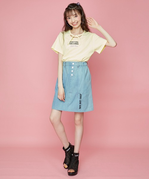 JENNI love(ジェニィラブ)の「サス付きフレアデニムスカート(デニムスカート・キッズ・サックスブルー/ブルー・140cm/130cm/150cm/160cm)」の3枚目の写真