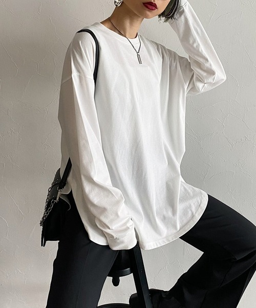 PAGEBOY（ページボーイ）の「サイドスリットベーシックロンT（Tシャツ/カットソー・レディース・ブラック/オフホワイト/グレイッシュベージュ/ライトブルー・FREE）」の2枚目の写真