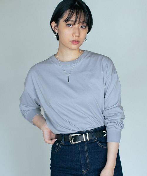 PAGEBOY（ページボーイ）の「サイドスリットベーシックロンT（Tシャツ/カットソー・レディース・ブラック/オフホワイト/グレイッシュベージュ/ライトブルー・FREE）」の4枚目の写真