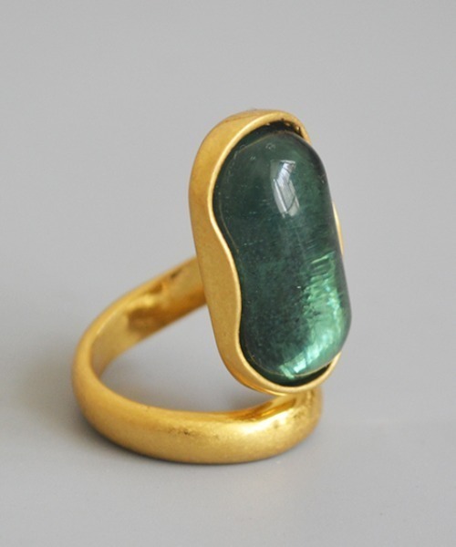 KOR（ケーオーアール）の「ヴィンテージテイスト カラーストーン ツイストリング（リング・レディース・ゴールド・FREE）」の4枚目の写真