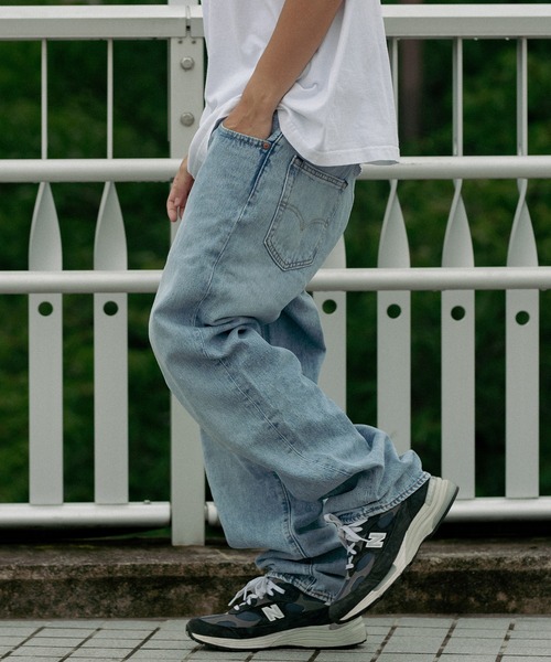 Levi's（リーバイス）の「STAY LOOSE DENIM SERVICE LIGHT（デニムパンツ・メンズ・ライトインディゴブルー・W28 L32/W29 L32/W30 L32/W31 L32/W32 L32/W33 L32/W34 L32/W36 L32）」の6枚目の写真