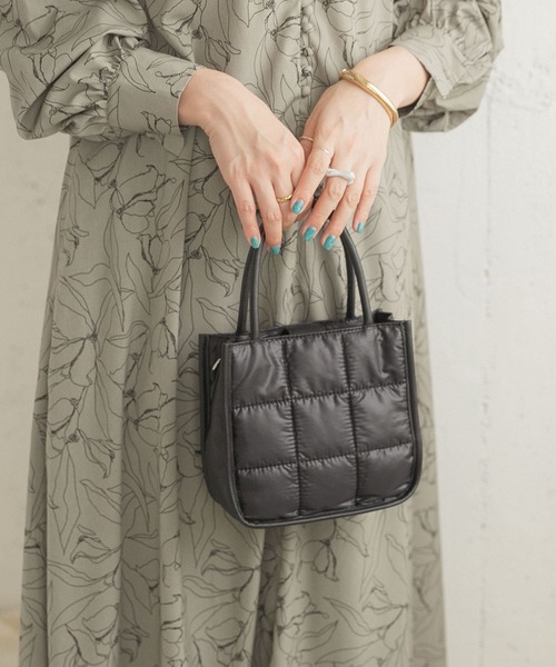 ITEMS URBANRESEARCH（アイテムズ アーバンリサーチ）の「キルティングバッグ（ショルダーバッグ・レディース・オリーブ/ブラック・-）」の3枚目の写真